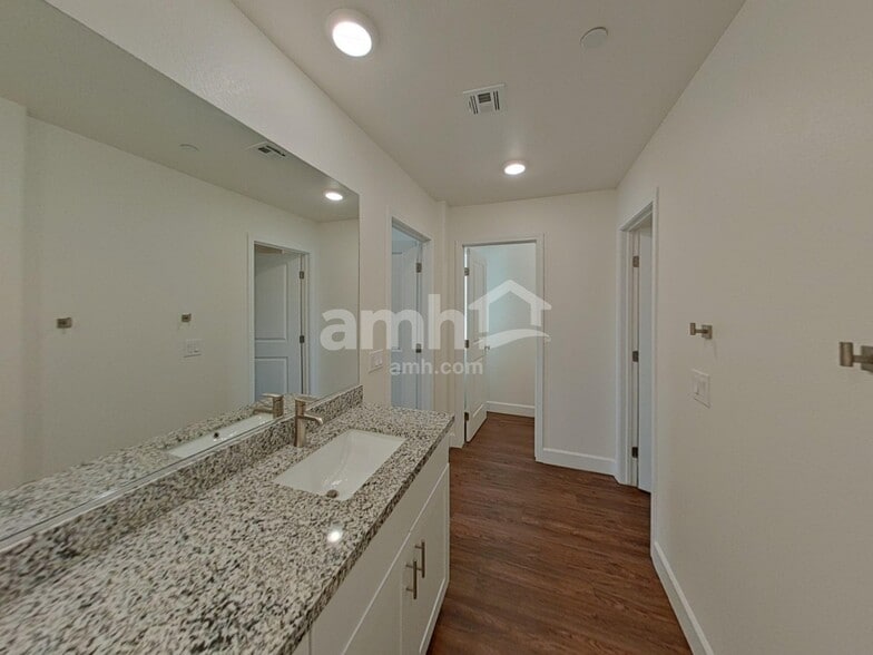 Building Photo - 96 Cabaletta Ln