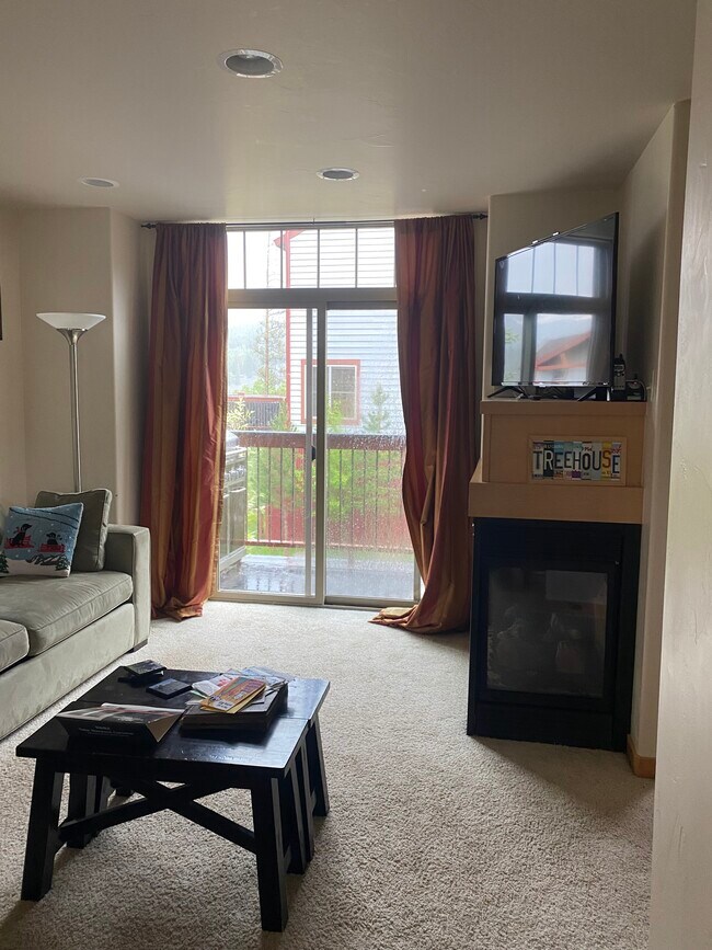 Building Photo - 213 Wolf Park Ln