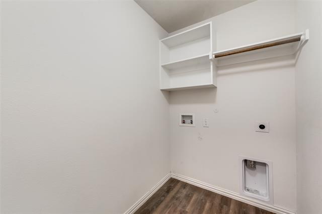 Building Photo - 807 Spruce Ln