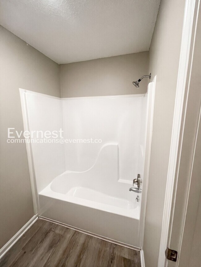 Building Photo - 901 Cimarron Ct