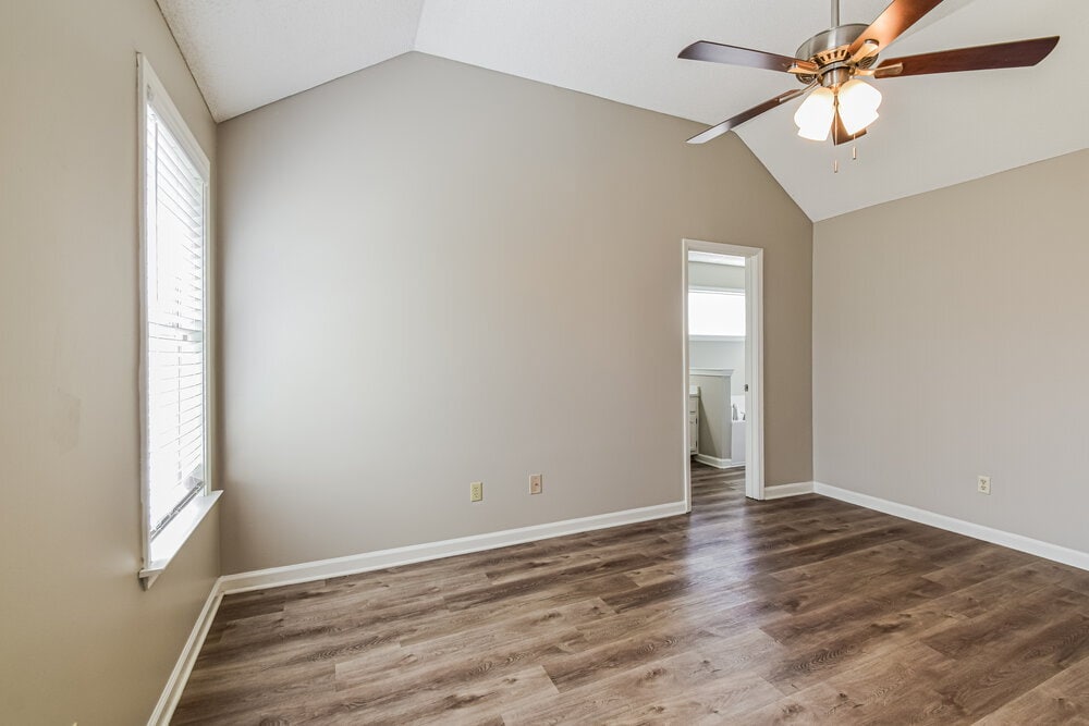 Building Photo - 1124 Dove Hollow Cir E