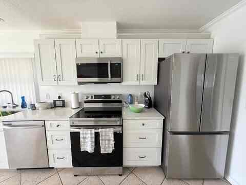 Building Photo - 424 Bellini Cir
