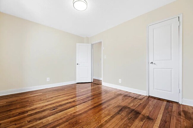 Building Photo - 18-15 21st Avenue