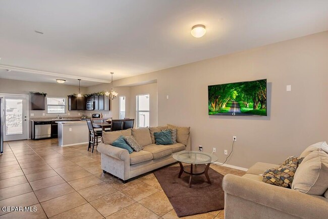 Building Photo - 12921 Hueco Cave Dr