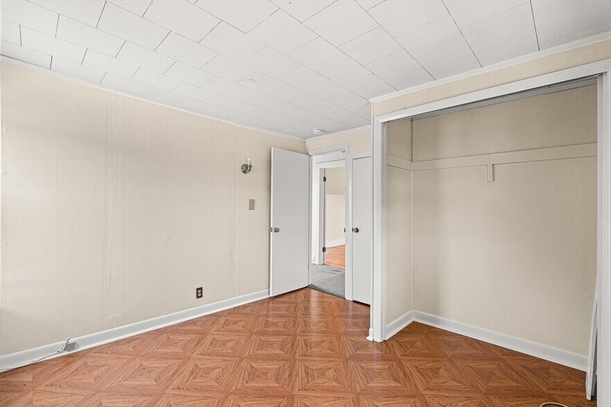 Building Photo - 49 Porter St