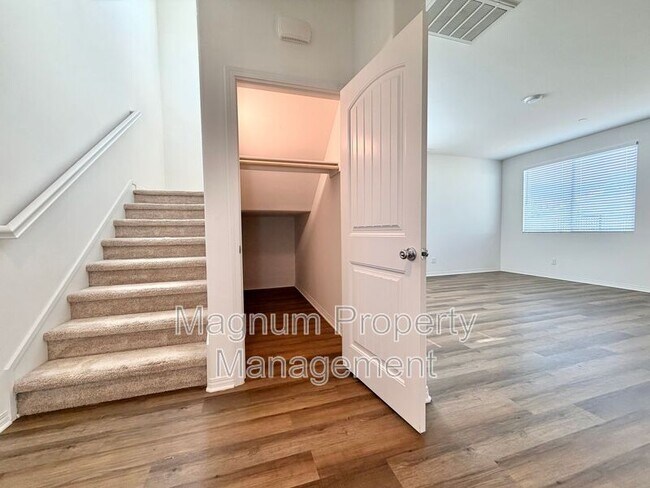 Building Photo - 34124 Thistlewood Ave