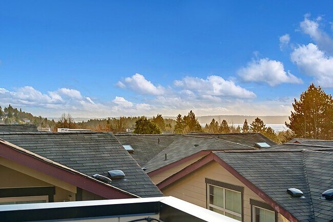 Building Photo - 5938 California Ave SW