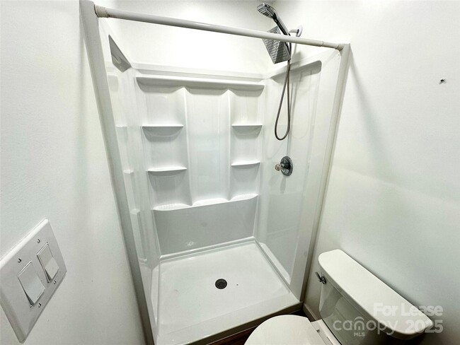 Building Photo - 2054 Hickory Hills Dr