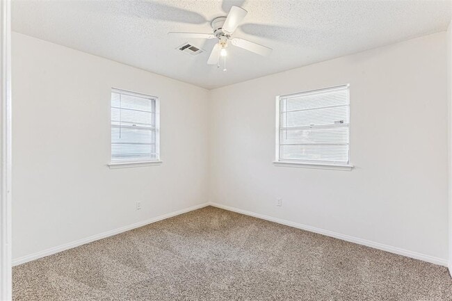 Building Photo - 1405 SW 77th Terrace