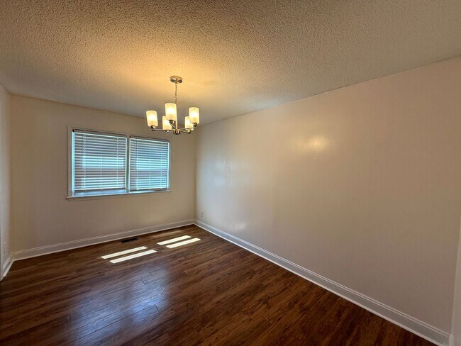 Building Photo - 6441 Kincross Ave