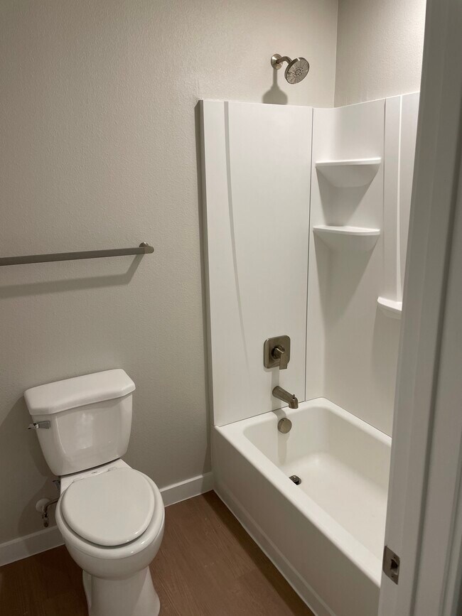 Building Photo - London Home