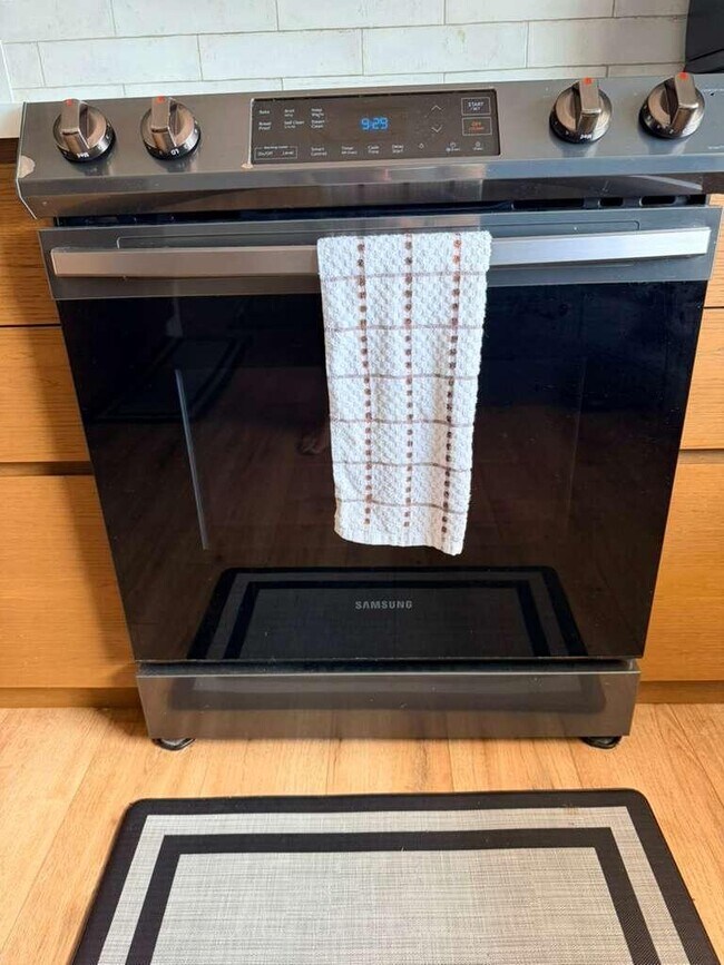 Building Photo - 301 SE 3rd St