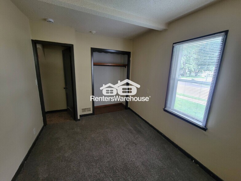 Building Photo - 401 N Dewey St