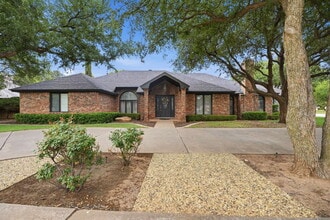 Building Photo - Top-Tier Luxury Living at 98th & Quaker | Kings Gate