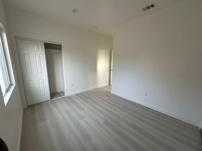 Building Photo - 13935 Rosita Pl
