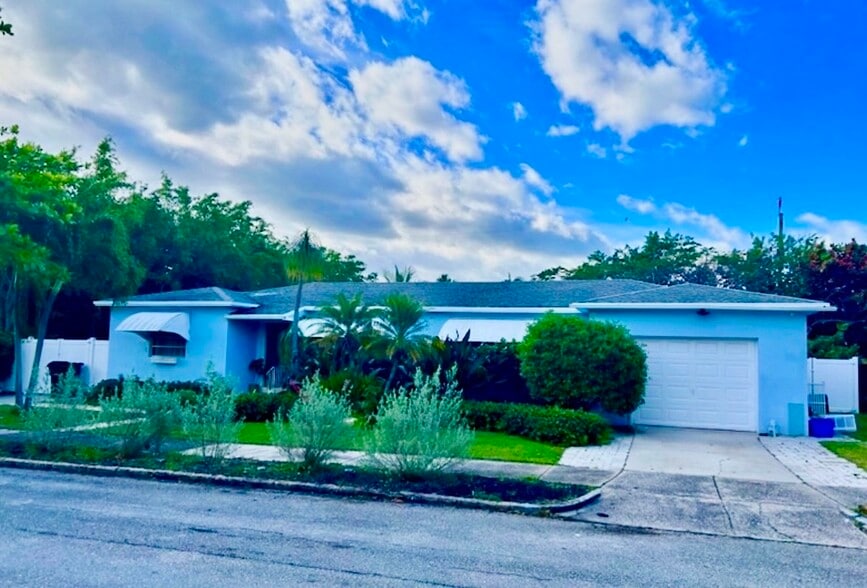 Building Photo - 235 Fordham Dr