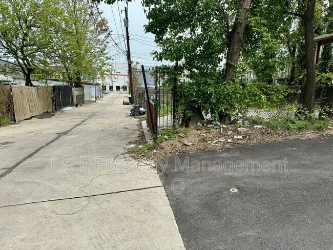 Building Photo - 1602 Cypress St