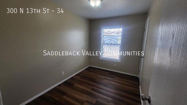 Building Photo - 300 N 13th St