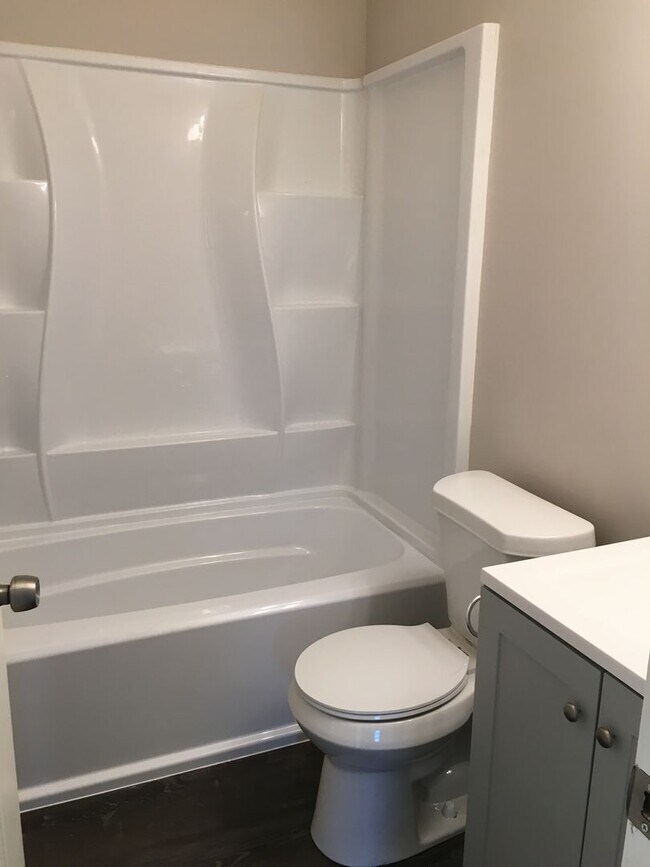 Building Photo - COMING SOON!!! 3 Bedroom, 2 Bath, 2 Car Garage. Newly  Remodeled