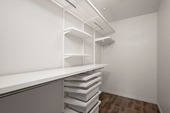 Building Photo - Upgraded Mission Valley 2 Bed 2.5 Bath at the Terraces of Escala! Small Pet OK!