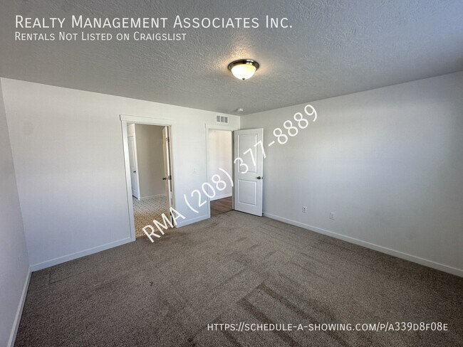 Building Photo - 3794 E Berwick Dr