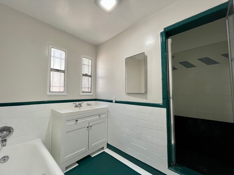 Building Photo - 1807 S Redondo Blvd