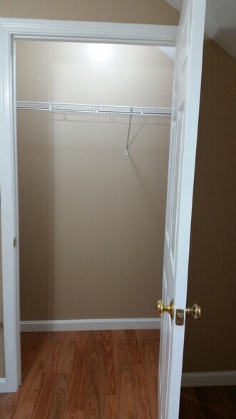 Building Photo - 391 Putnam Pike