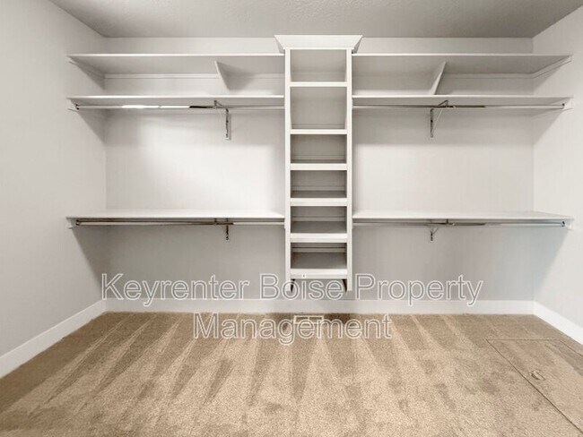 Building Photo - 4401 E Wedge St