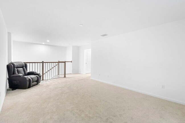 Building Photo - 13053 Pergola Ave