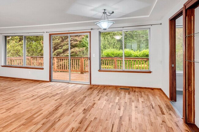 Building Photo - 3065 124th Ave NE