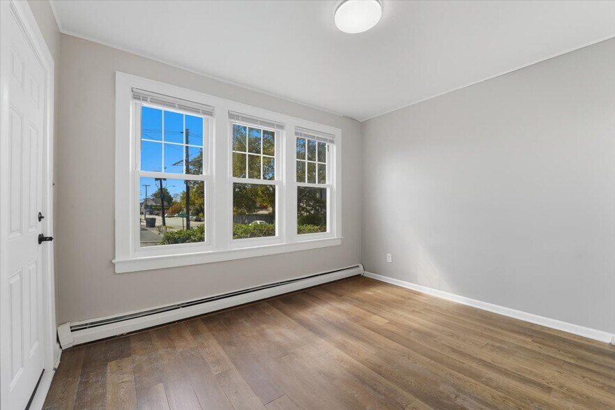 Building Photo - 102 Exton Ave