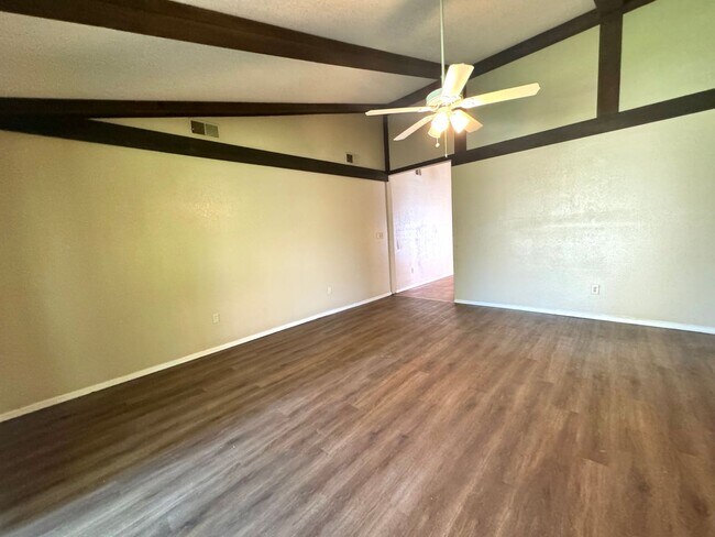 Building Photo - 125th East Ave. Duplex