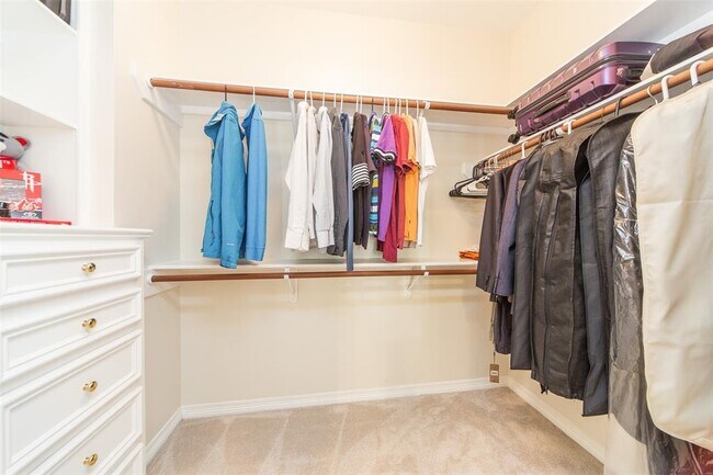 Building Photo - 5115 Fairmont St