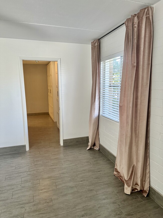 Building Photo - 3637 E Monterosa St