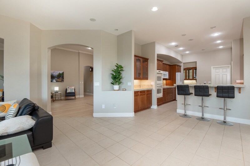 Building Photo - 543 S Elk River Ct