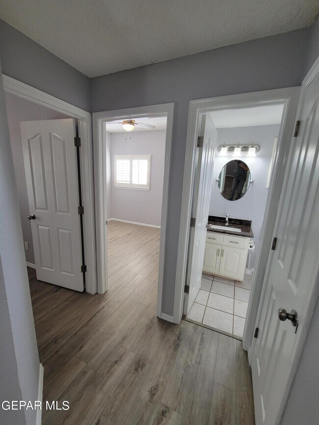 Building Photo - 1404 Black Ridge Dr