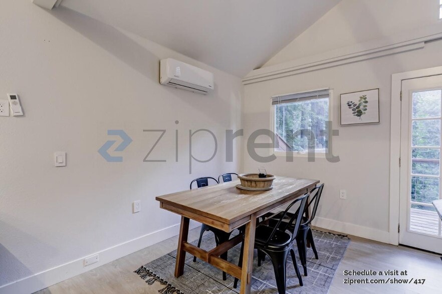 Building Photo - 17363 Park Ave