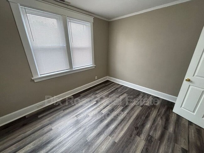 Building Photo - 536 Orient Ave