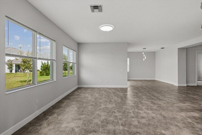 Building Photo - 14971 RedCove Pl