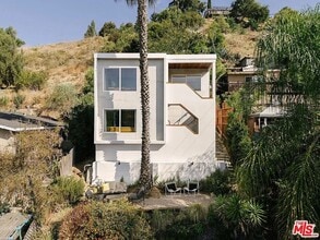 Building Photo - 3021 Johnston St