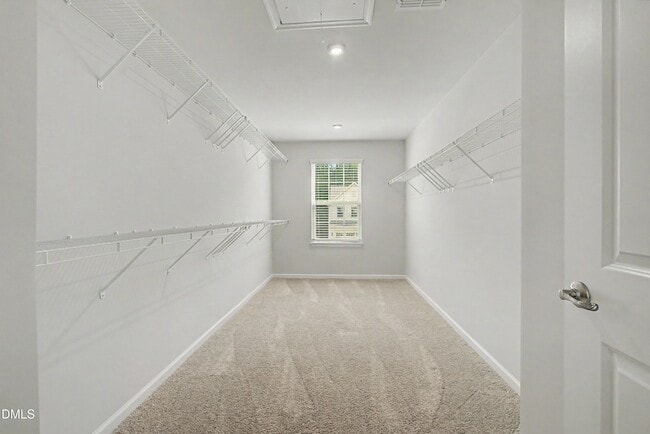Building Photo - 1621 Crimson Leaf Ln