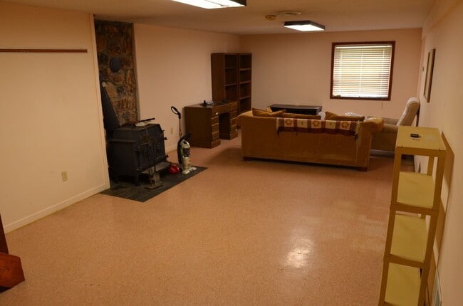 Building Photo - 7 Rivendell Dr