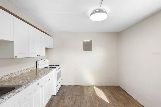 Building Photo - 901 Colyer St