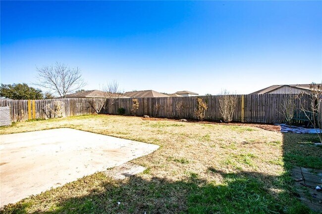 Building Photo - 122 Quail Hollow Dr