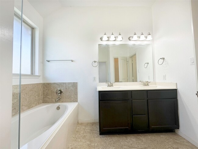 Building Photo - 18514 Magnolia Dell Dr