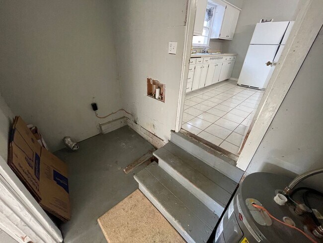 Building Photo - 3 br, 1 bath House - 1225 NW 91st St