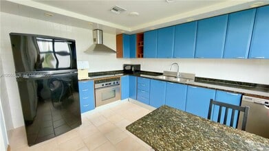 Building Photo - 456 Poinciana Island Dr