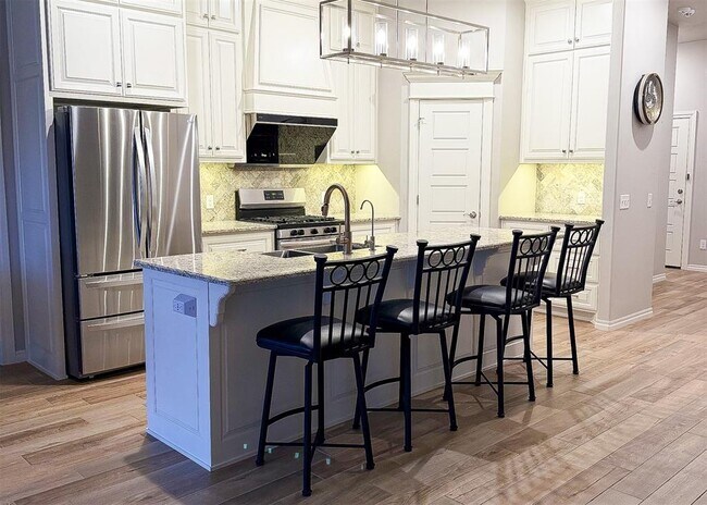 Building Photo - 4201 Palmetto Trail