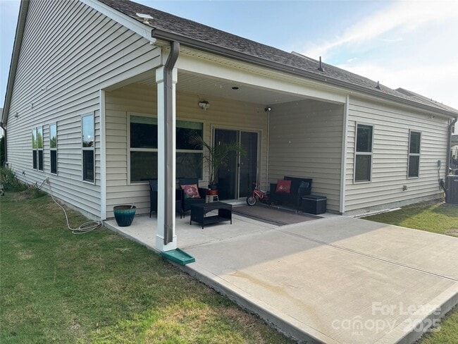 Building Photo - 4641 Collingham Dr