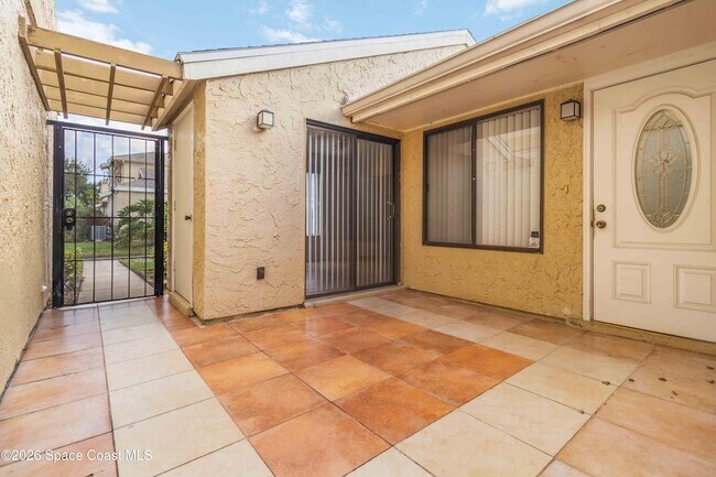 Building Photo - 1480 Sheafe Ave NE